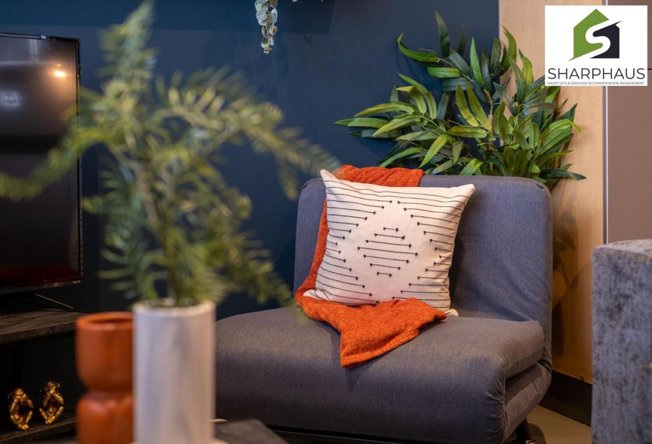 Sleek & Stylish 2-bed In The Heart Of By Sharphaus Short Lets & Serviced Management Hove
