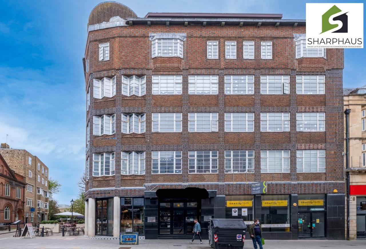 Sleek & Stylish 2-bed In The Heart Of By Sharphaus Short Lets & Serviced Management * Hove